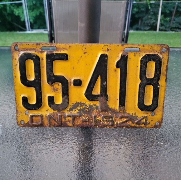 1924 Ontario License plate. - Picture 2 of 3